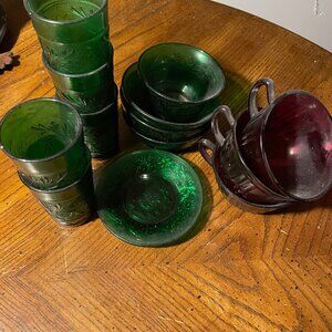 Colored glass wear  (gren and red)